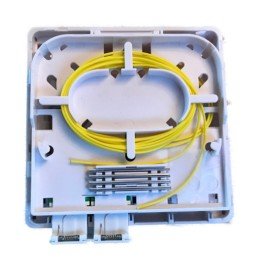 Scatola FTTH Indoor IP20 4 x SC o LC Duplex 80x80 con Passacavo Versione a Crimpare